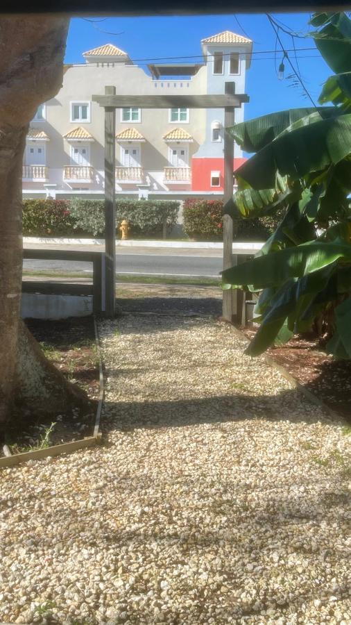 ארסיבו Las Olas Beach Apartments מראה חיצוני תמונה