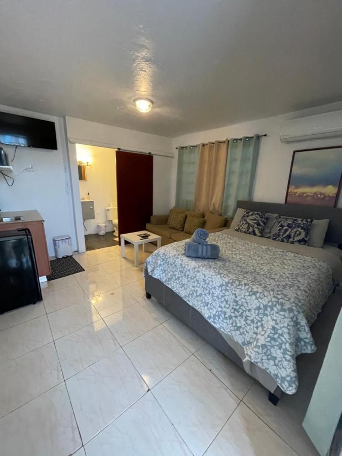 ארסיבו Las Olas Beach Apartments מראה חיצוני תמונה